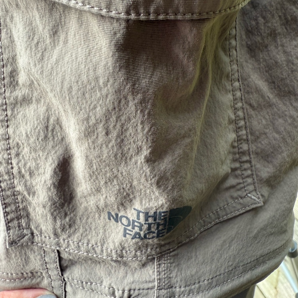 The North Face Women’s Tan Convertible Cargo Pants Size 14 - Picture 4 of 12